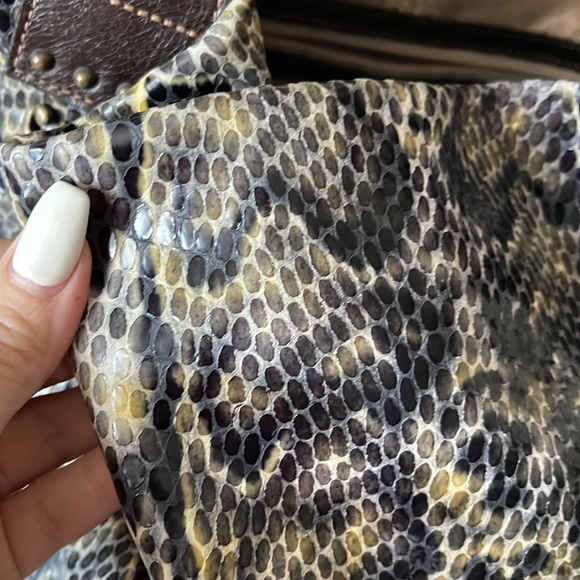 Authentic FERCHI Leather Shoulder Bag - Picture 3 of 11